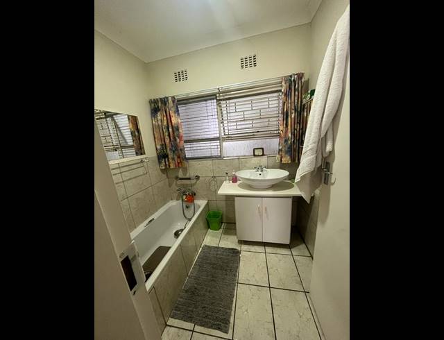 5 BEDROOM HOUSE FOR SALE IN THREE RIVERS